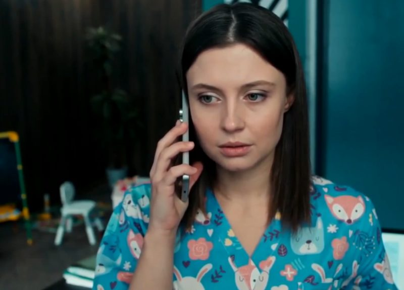 Сериал "Стеклянный дом" (2025)