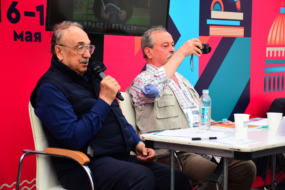 Дмитрий КАралис обличает...