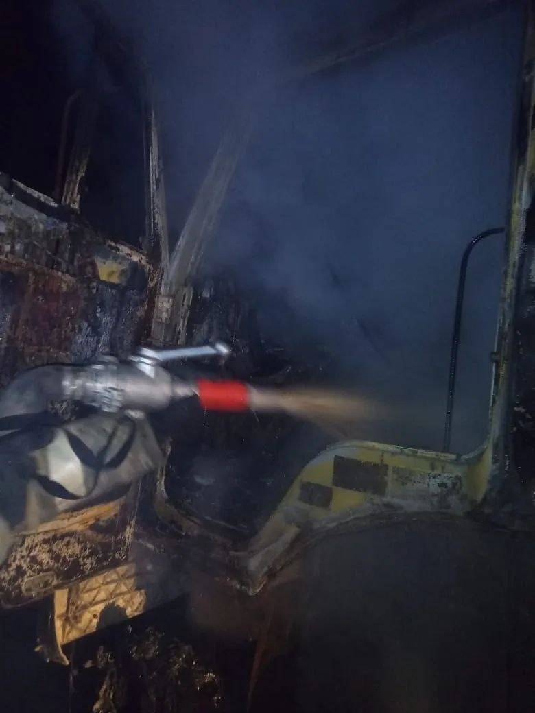    Камаз загорелся во время уборки дороги в Беломорском округе КарелииГосударственный Комитет Карелии По ОЖ и БН