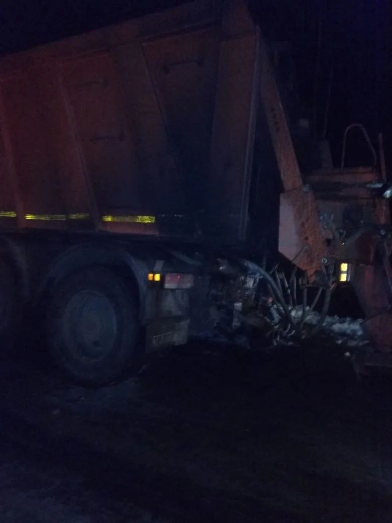    Камаз загорелся во время уборки дороги в Беломорском округе КарелииГосударственный Комитет Карелии По ОЖ и БН