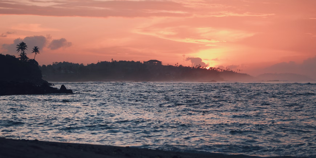 Пляжи Шри-Ланки: от известных курортов до скрытых мест, о которых знают только "свои"