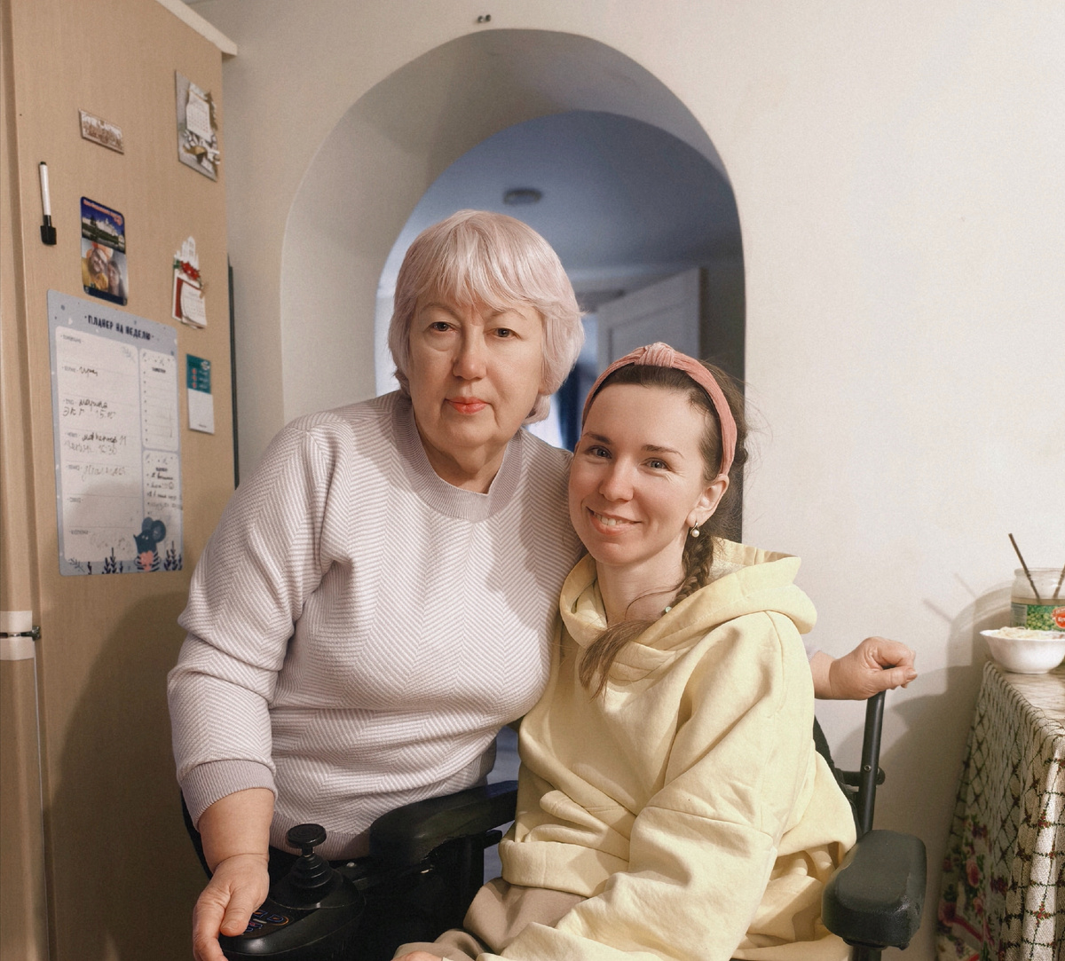 С Любой. На моей голове, подаренный ею ободок