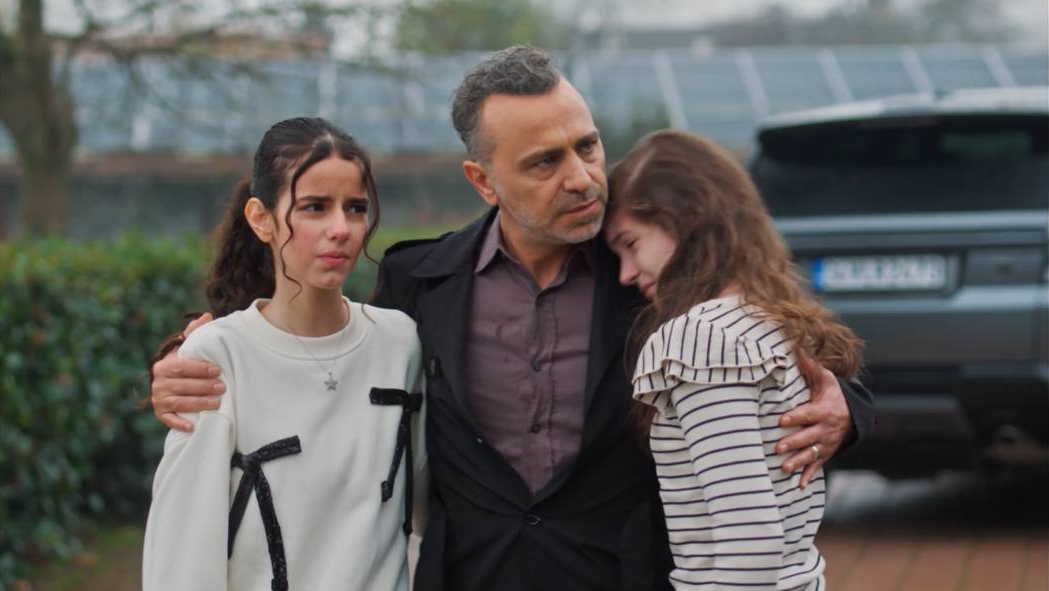 Кадр из сериала "Розы и грехи"