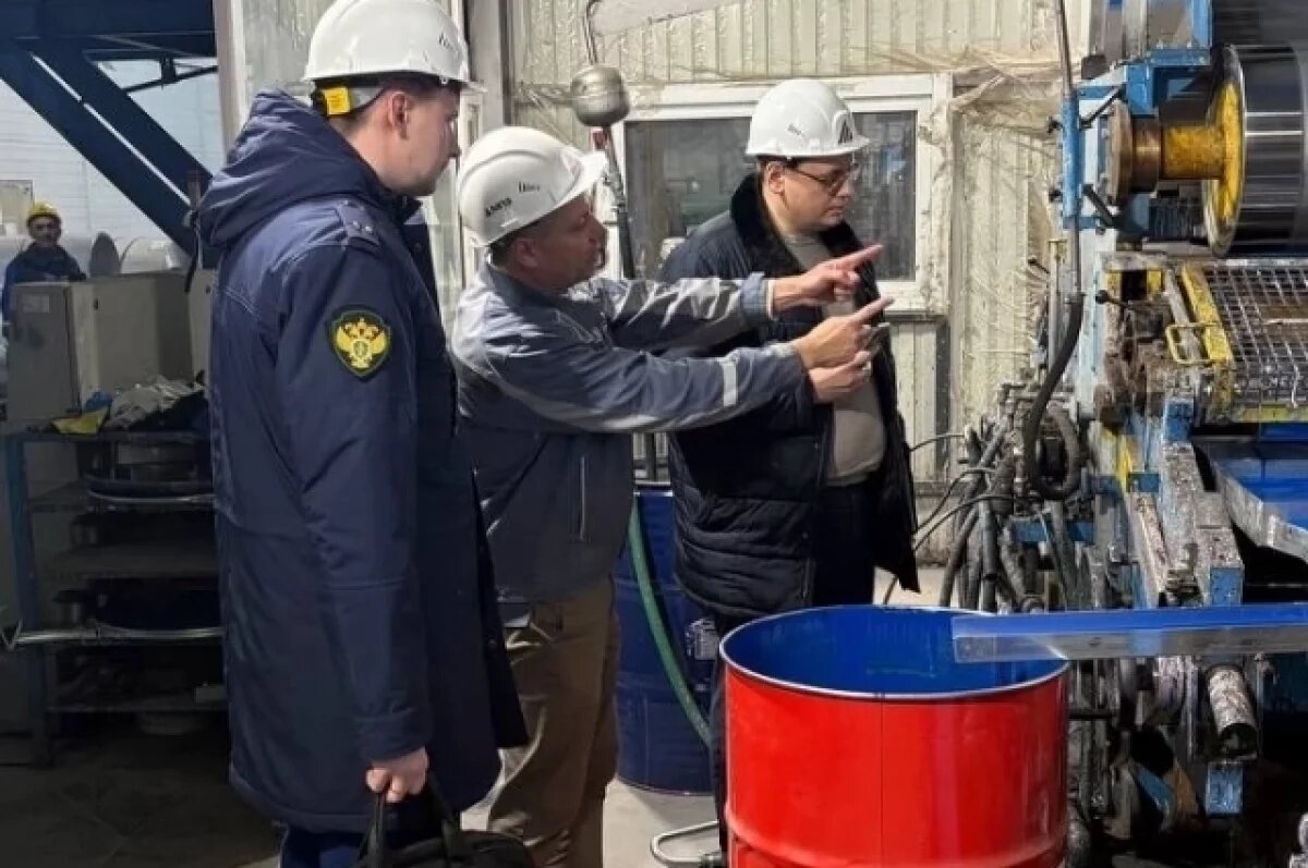    На ульяновском предприятии работнику почти оторвало руку станком