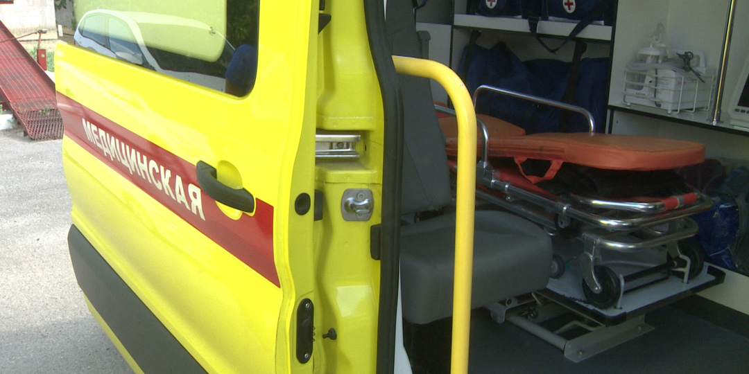 Один человек погиб и двое пострадали при столкновении легковушек под Волгоградом