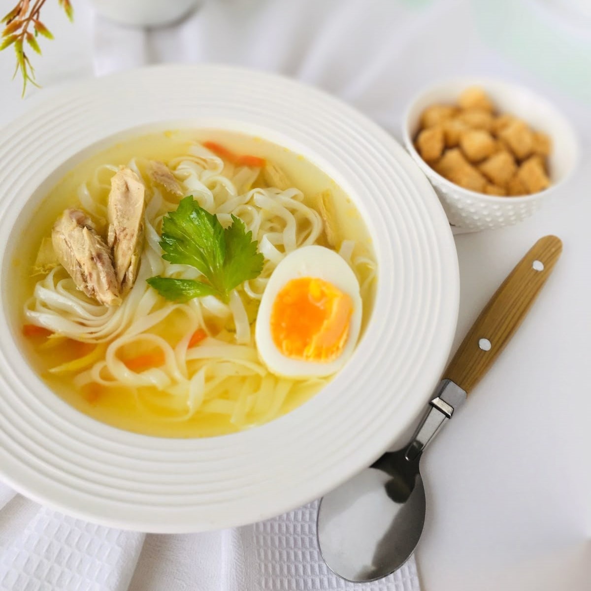 Суп — первая помощь при простуде, которую можно без проблем приготовить на своей кухне.