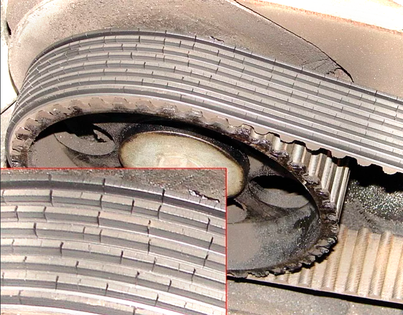 На фото вы можете видеть изношенный ремень ГРМ, понять это можно по микротрешинам на самом ремне