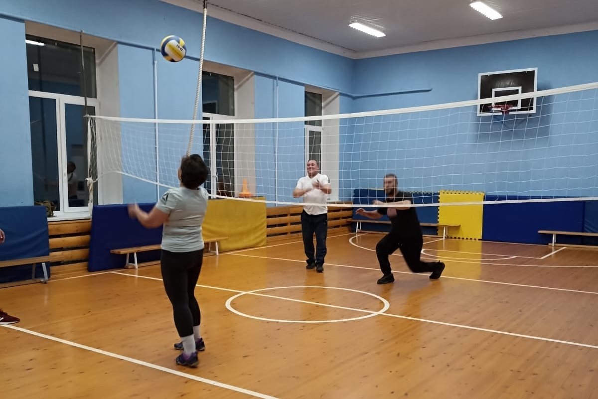 Занятия по волейболу в Сарапулке
Фото Центра развития спорта

