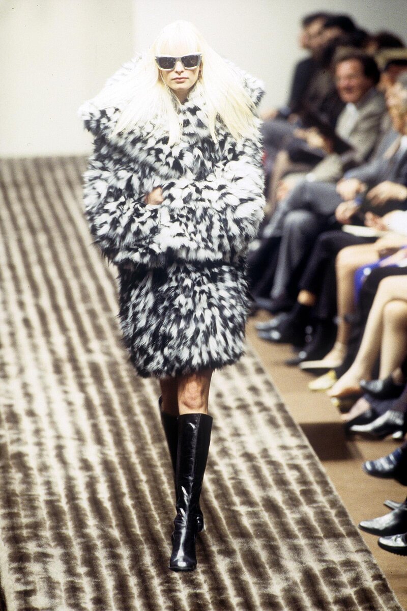 Giovanni Giannoni / WWD / Penske Media via Getty Images📷Fendi осень/зима 1997