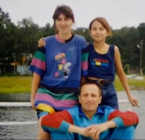 Михаил Попков с женой и дочерью. Фото из открытого источника