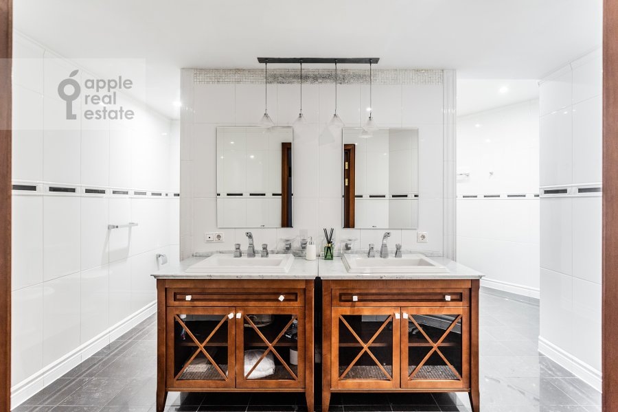 Фото из архива Apple Real Estate