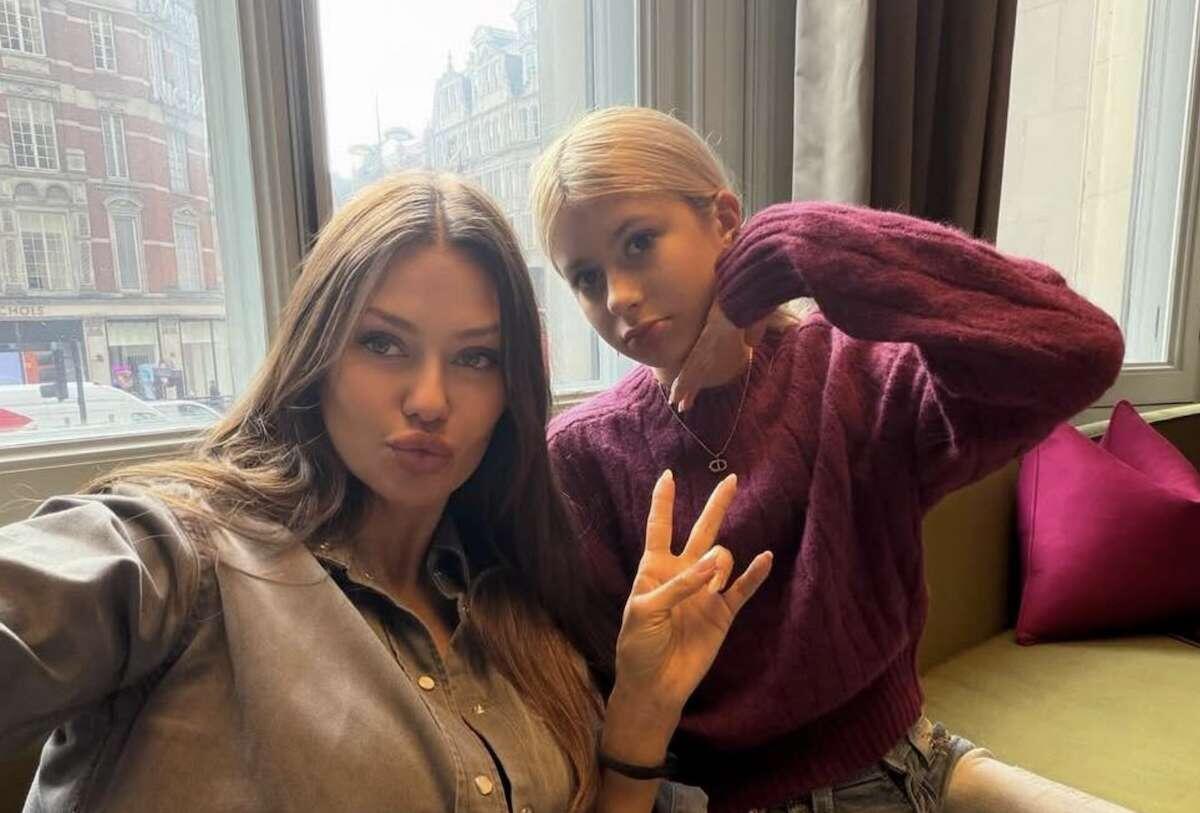     Виктория Боня с дочерью соцсети