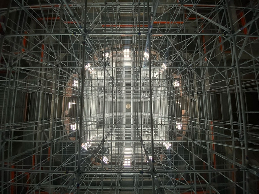 Строительные леса в храме Воскресения Христова в Уфе