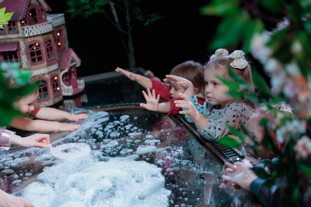    Спектакль "Вишневый садик" / Фото: Вадим Боченков / Псковский театр драмы им. А.С. Пушкина