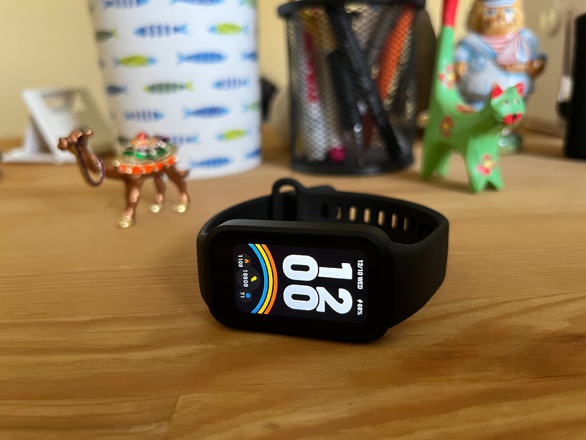Умный браслет Xiaomi Smart Band 9 Active с экраном по умолчанию