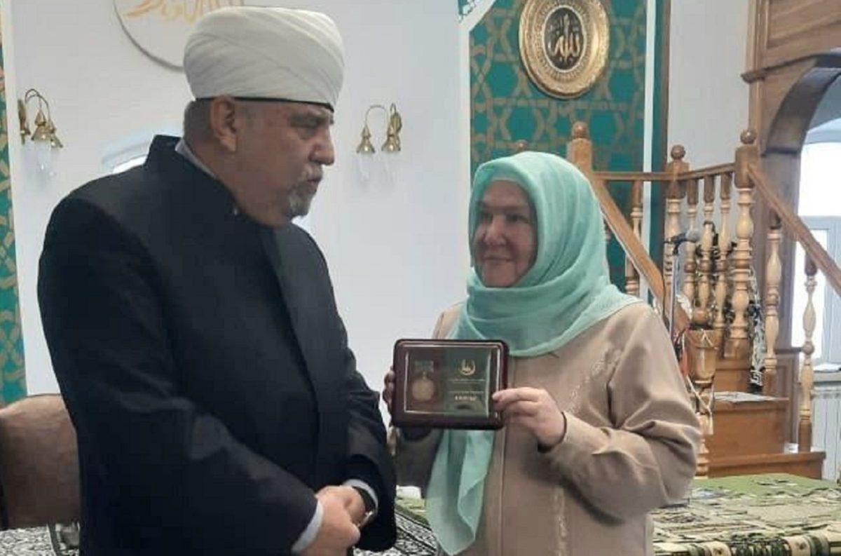    Писатель и общественный деятель Фаузия Байрамова в день 75-летия награждена медалью «За заслуги»