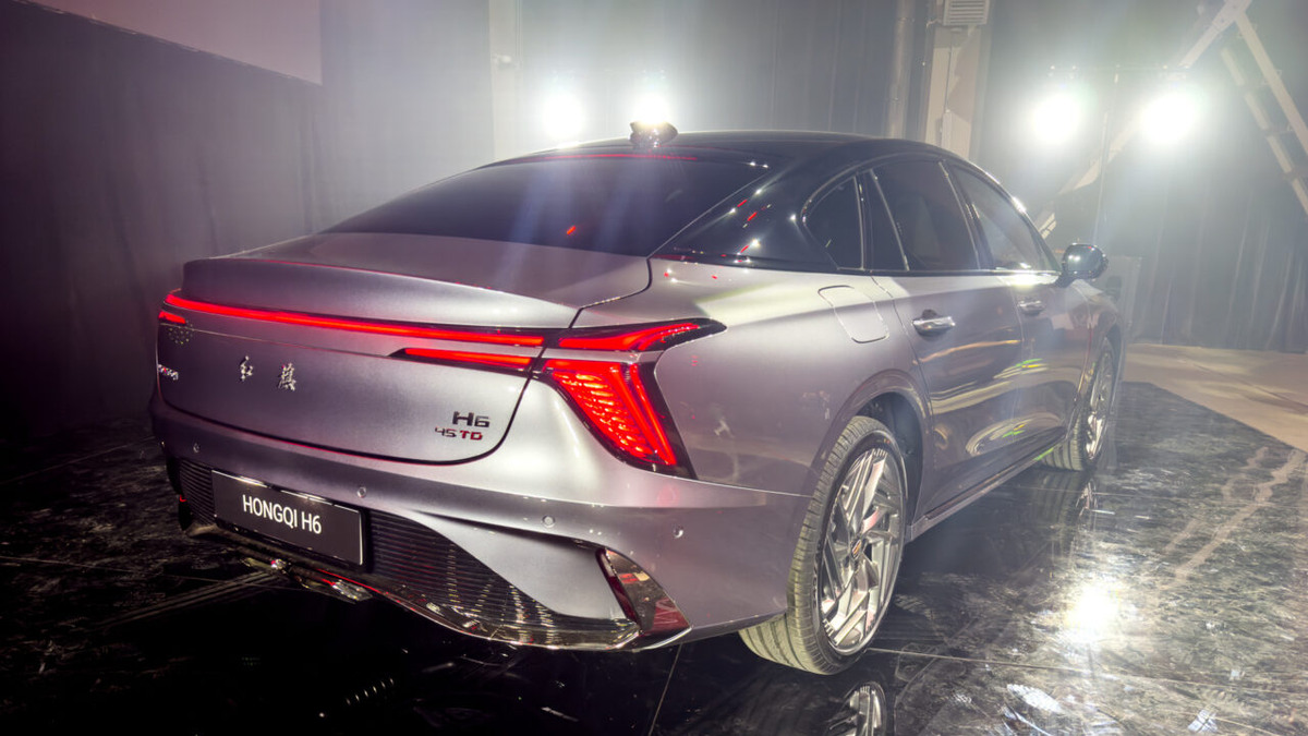    Hongqi H6. Фото Иван Бахарев / «Автоновости дня»