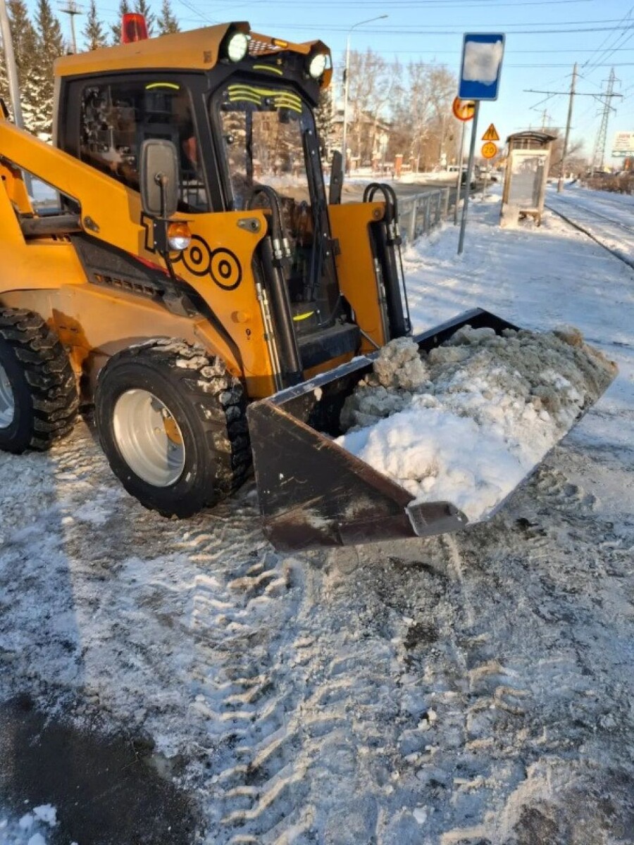    Уборка снега в Барнауле. Источник: barnaul.org