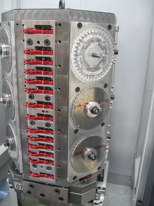 Крепежная плита на горизонтальном фрезерном станке