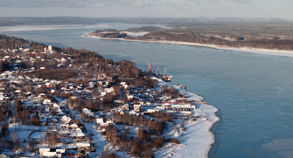 город Оханск на бререгу реки Кама