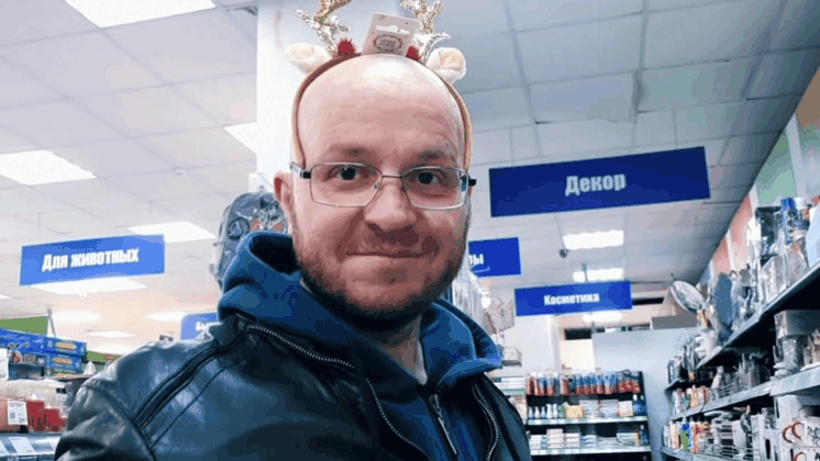 Ромка выбрал контейнер для котлет! 😄