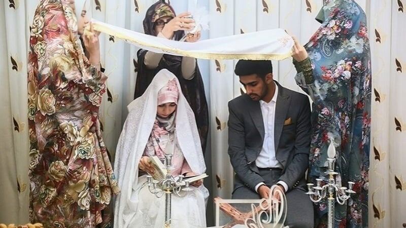 Ритуал растирания сахара в иранской культуре
