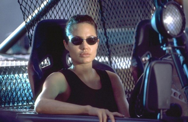    Кадр из фильма «Лара Крофт: Расхитительница гробниц»