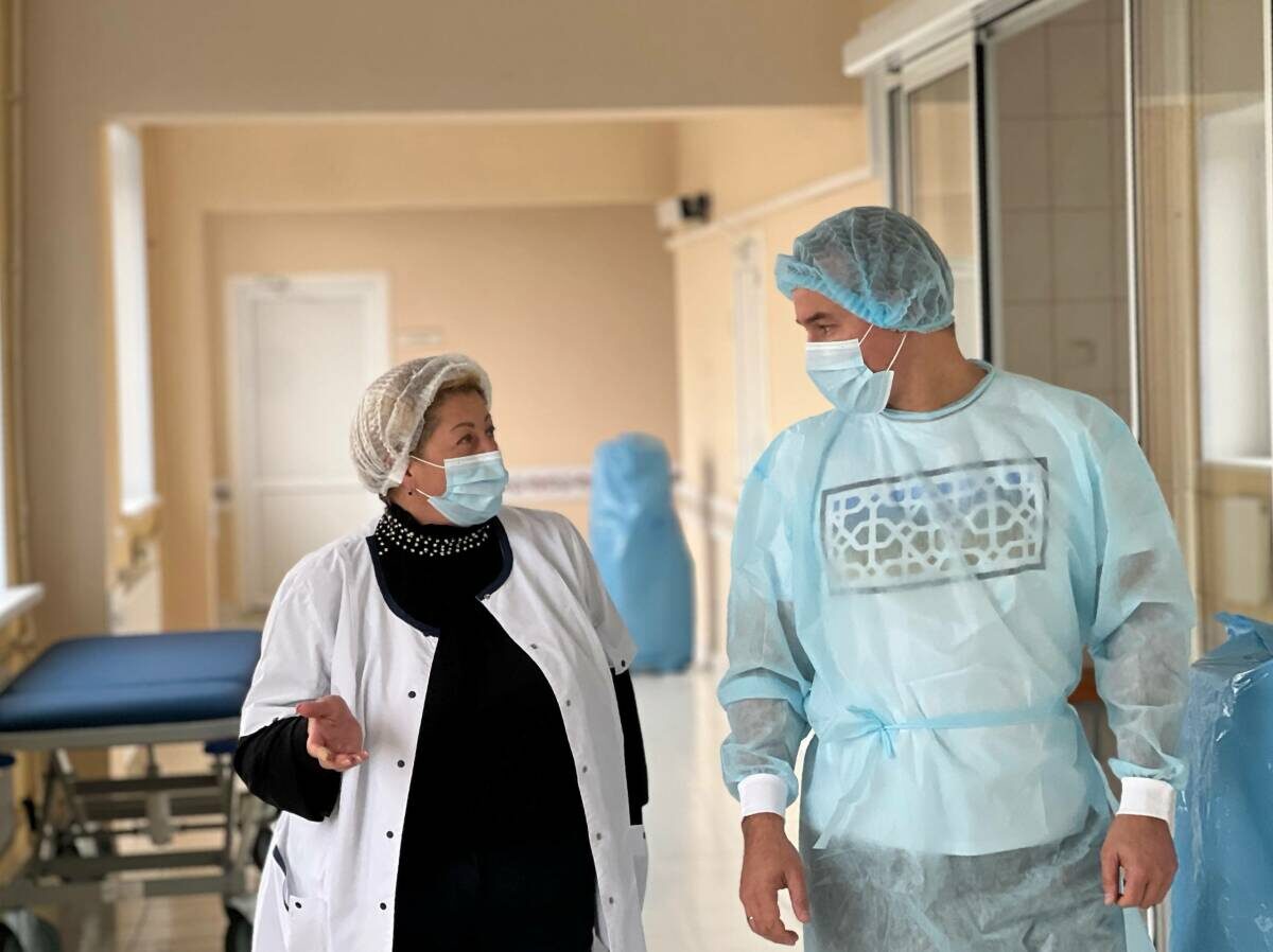 Елена Олексюк и вице-премьер РТ Ринат СадыковФото: аппарат вице-премьера РТ Рината Садыкова