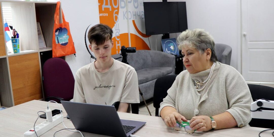 Как парень, который рано остался без родителей, начал помогать пожилым людям