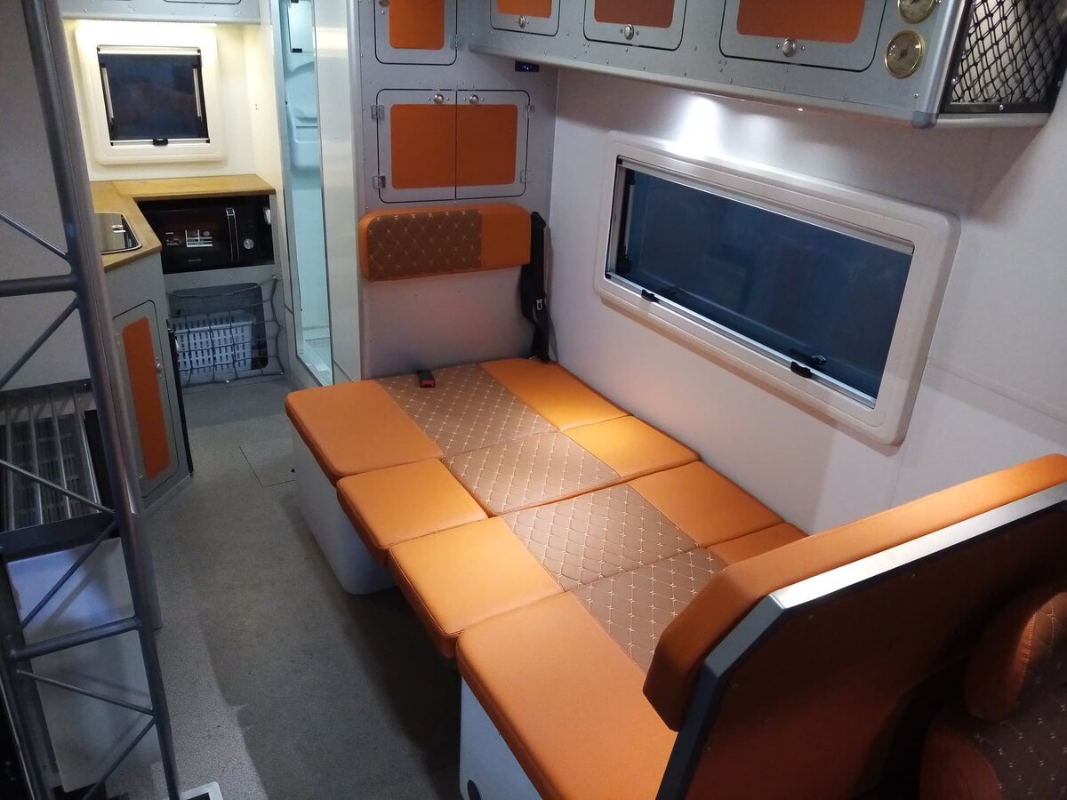   Автодом на базе Pinzgauer 712