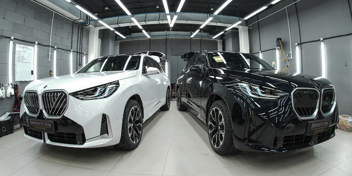 Черно-белая палитра BMW в студии Bridgeauto Team