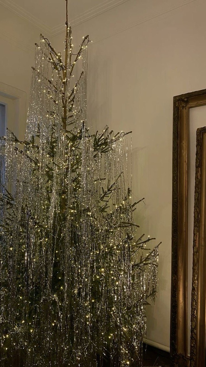 Серебряный дождик на ёлках