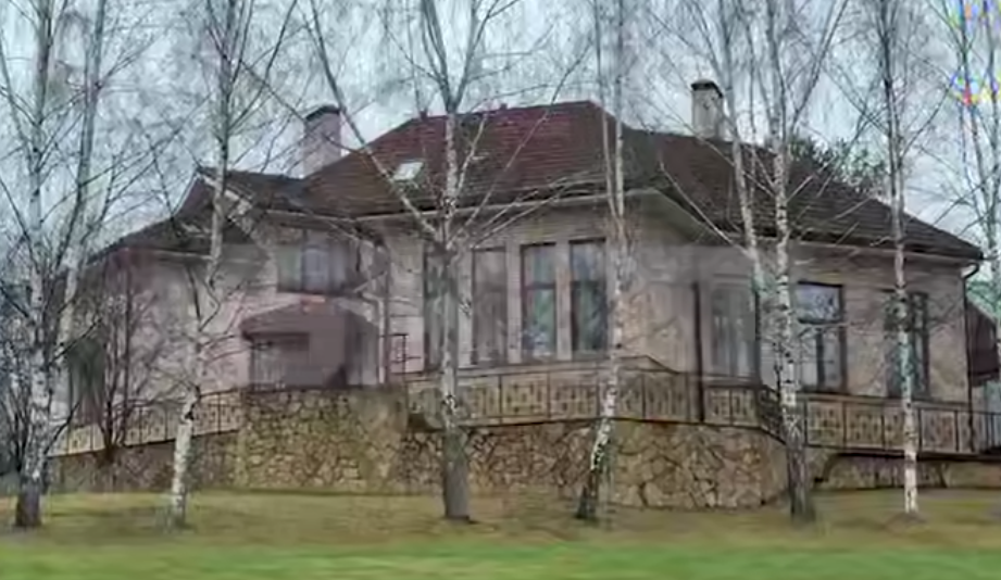 Её маленькая крепость