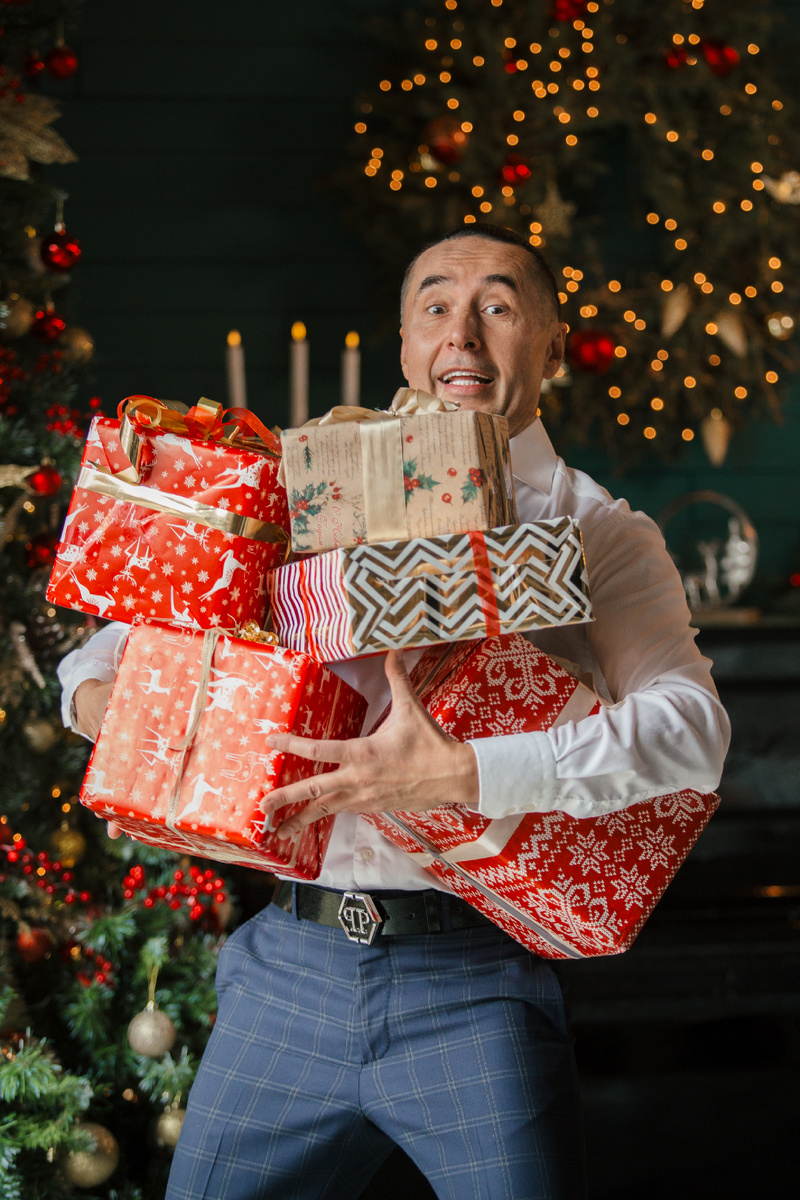 34 года бизнес-практики
Президент API (Ассоциации профессиональных интернет -предпринимателей
Действующий предприниматель
Бизнес-стратег
Эксперт в области наставничества
Помог 452 предпринимателю стать миллионером
Лектор Российского общества «Знание»
Общественный деятель и просветитель в области бизнес-образования
Основатель обучающего сообщества SunTeam International с 1998 года.
лицензии  на осуществление образовательной деятельности  Nº 16-10/5576 