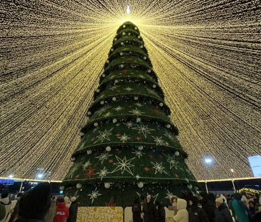 Новогодняя ёлка в Казани. Источник изображения: https://inkazan.ru/