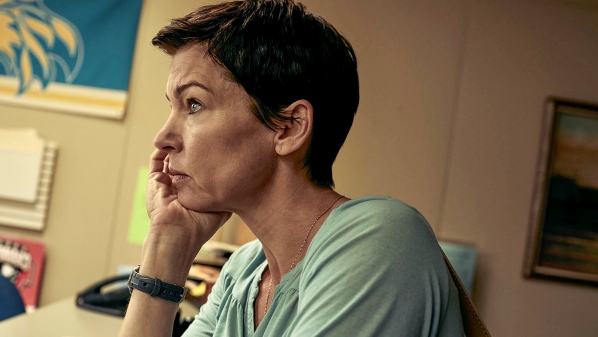 кадр из сериала "Учитель"