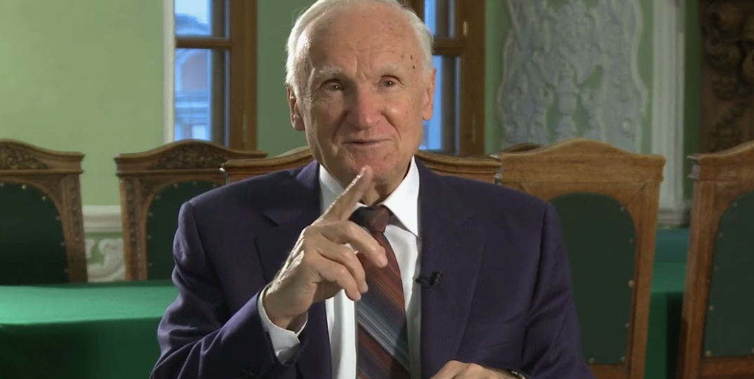 «Хожу в храм, а внутри пусто»: что делать, когда не чувствуешь Бога. А.И. Осипов.