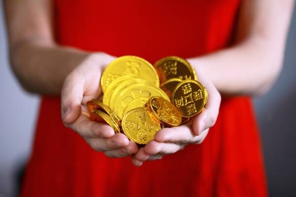   Накануне Нового Года принято мириться и отдавать долги.  aut-aut