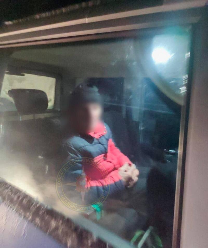    Поисково-спасательная служба. Пенсионер в машине без бензина