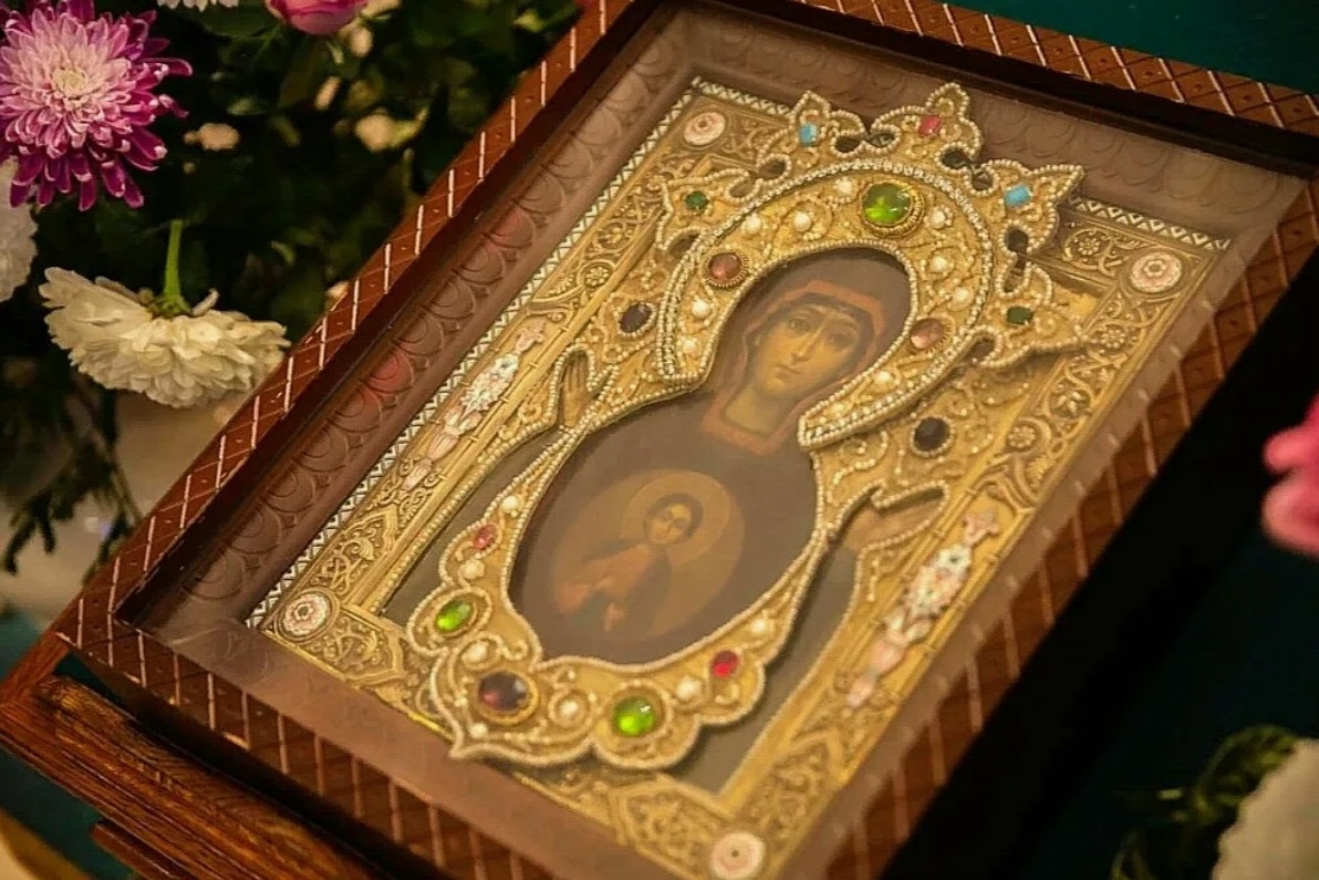 Корчемная икона Богородицы "Знамение"