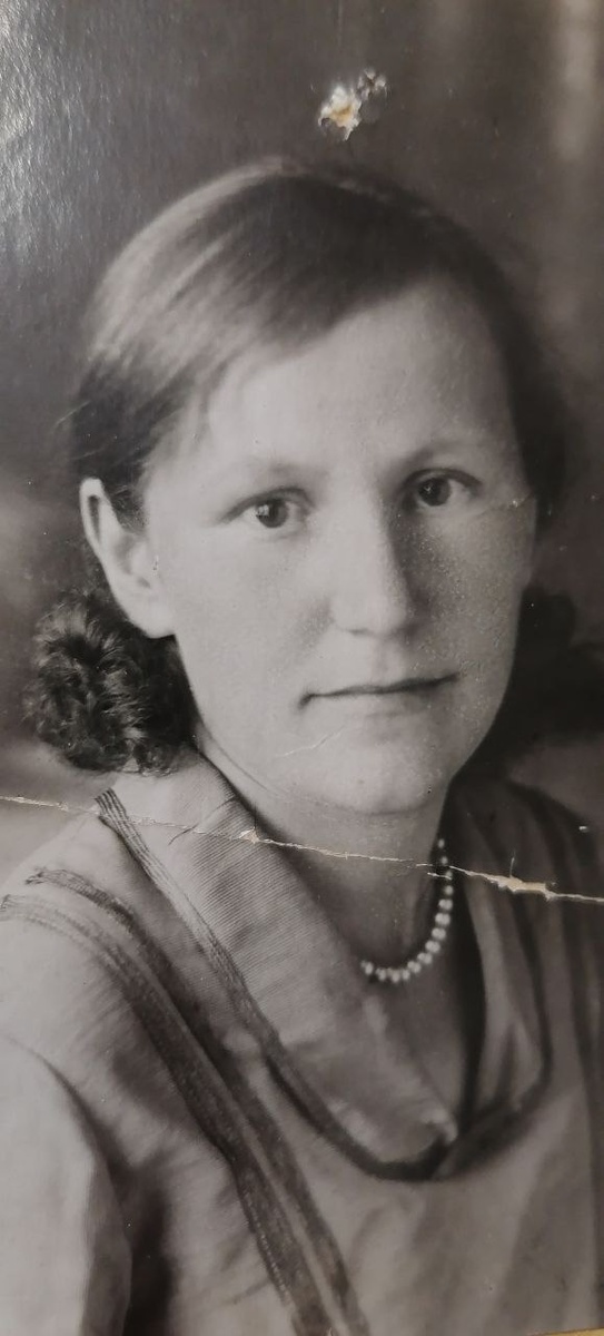 Кузьминых (Онянова) Лепестиния Евграфовна (1910-1990).