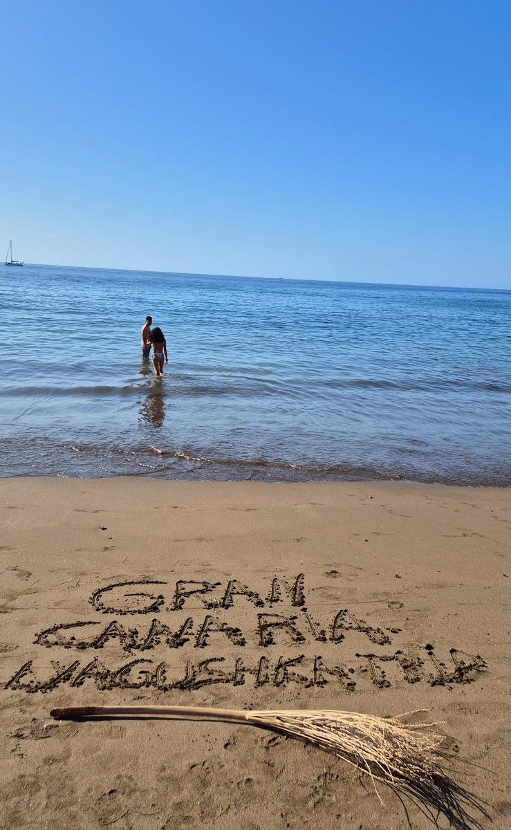 Как видите, моя метла не подвела и домчала по назначению