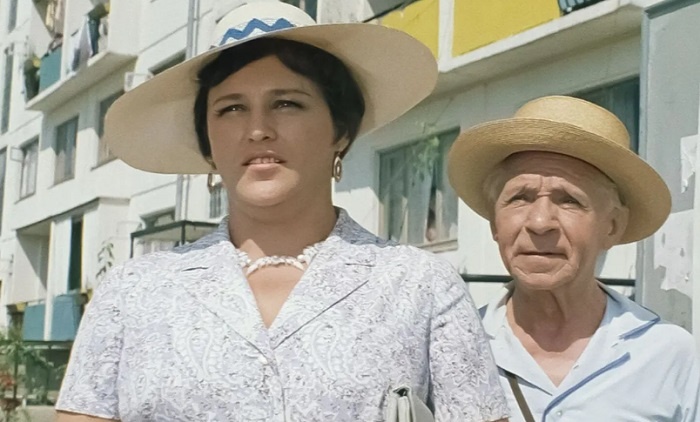 Кадр из кинофильма «Бриллиантовая рука»