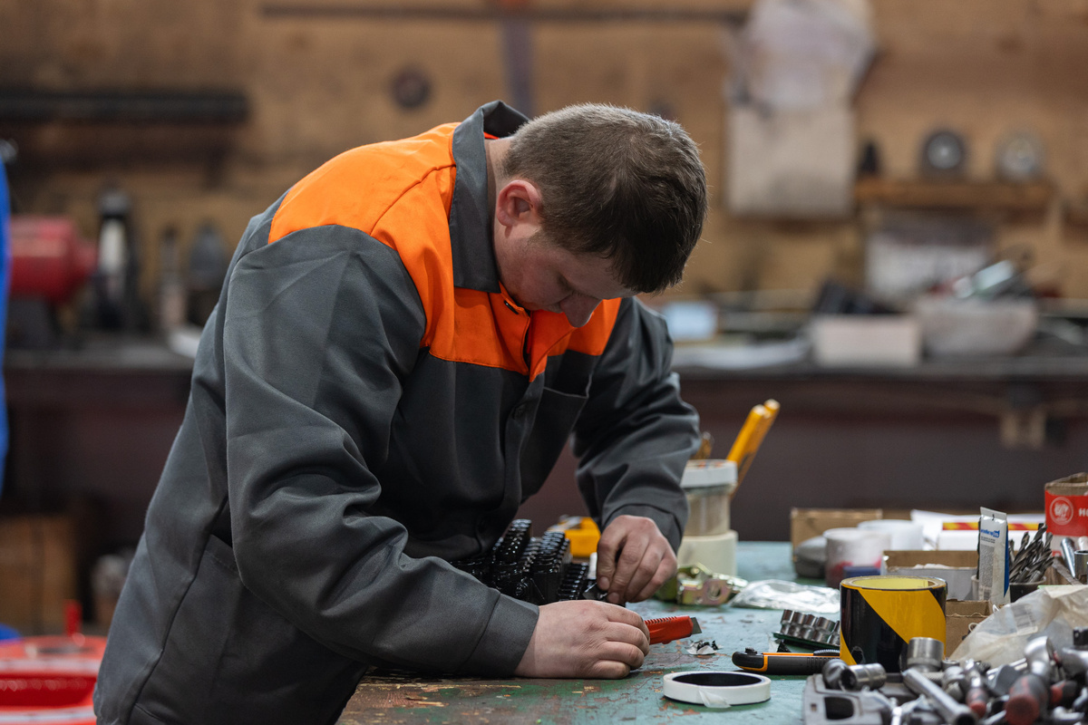 Производственные отрасли пока не готовы к сокращению графика.  Фото: ФедералПресс / Иван Кабанов