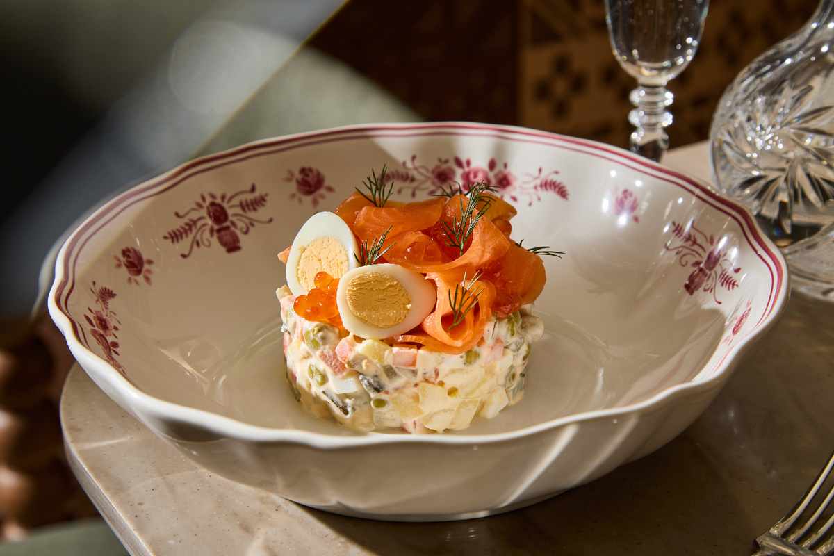 Салат оливье с форелью