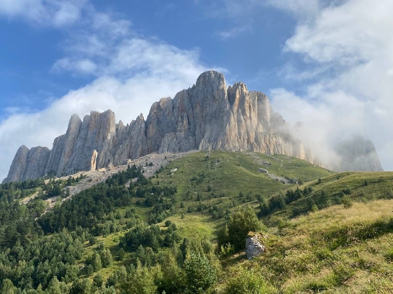 Корона горы Тхач.