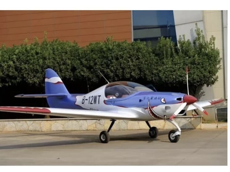   Фюзеляж изготовлен из импортного углеродного волокна