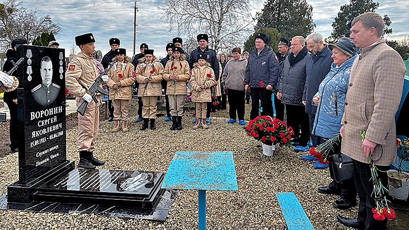    В Курганинском районе открыли новый памятник погибшему милиционеру