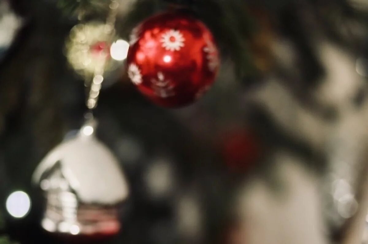    Новогодние игрушки — это волшебство