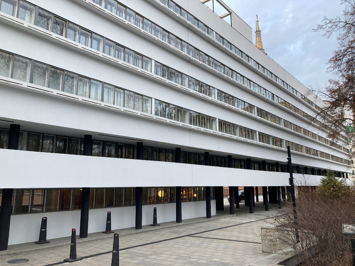 Очень интересный дом. Выглядит современно. Сразу и не скажешь, что его построили в 1930-м